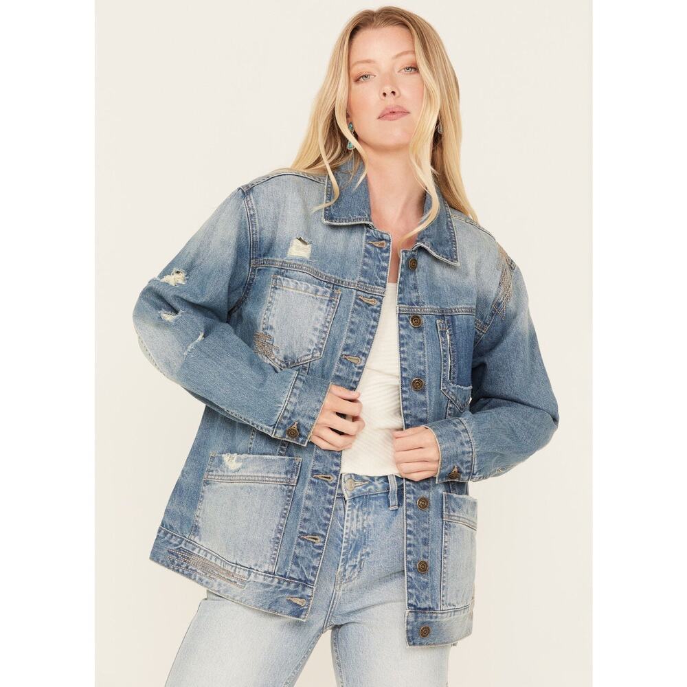 Cleo + Wolf Distressed Medium Wash Denim Jean Jacket Chore Coat Size Large